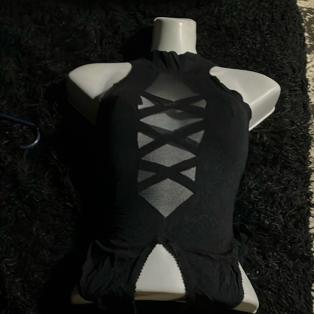 Leg ave garter top